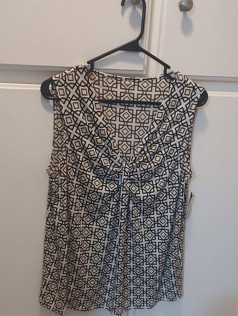 Worthington Black & Cream Geometric Knot-Front Sleeveless Blouse- NWT